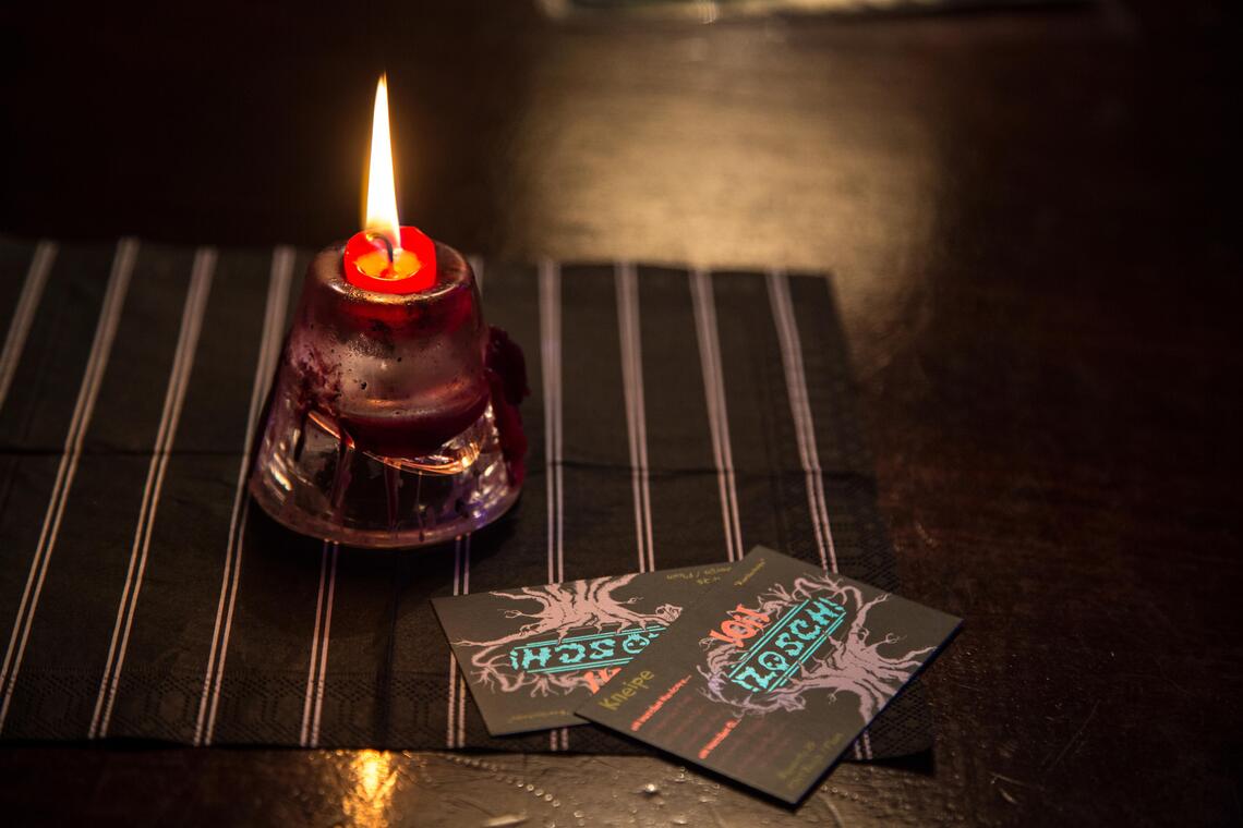 !Oi! Zosch-Visitenkarten im Kerzenschein