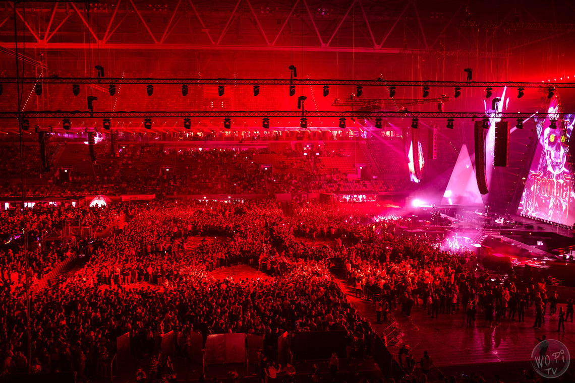 World Club Dome Düsseldorf w/ Team Purple